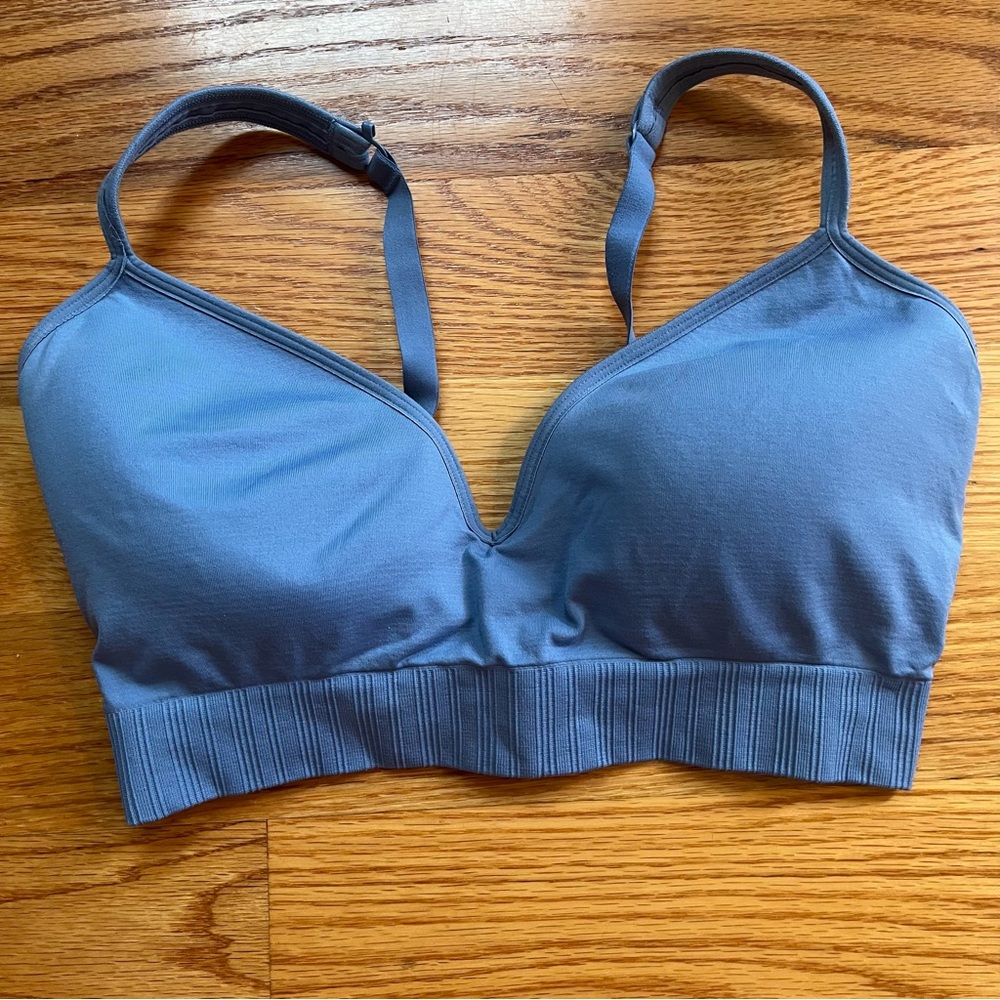 Athleta blue wireless sports bra size small D-DD cups